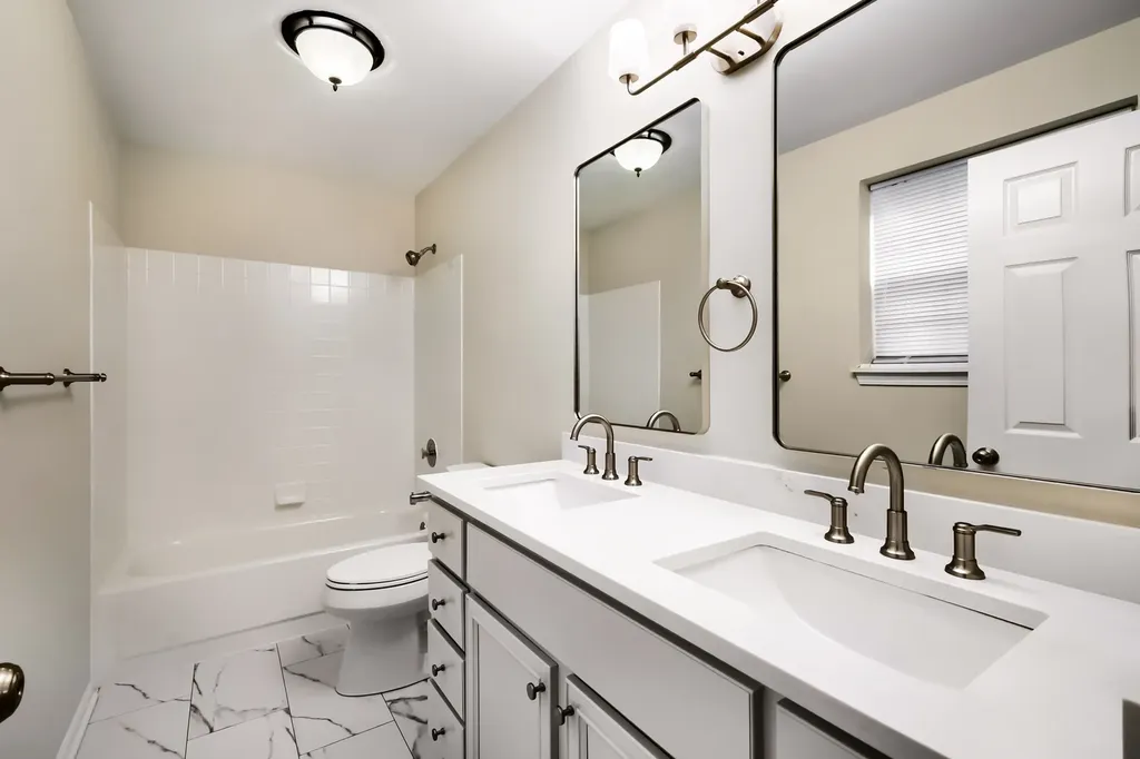 734 North Gary Avenue Carol Stream IL 60188