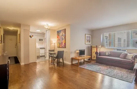 420 West Aldine Avenue Chicago IL 60657