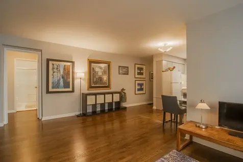 420 West Aldine Avenue Chicago IL 60657