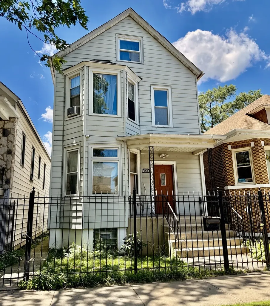 8410 South Burnham Avenue Chicago IL 60617