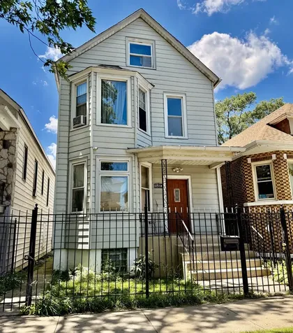 8410 South Burnham Avenue Chicago IL 60617