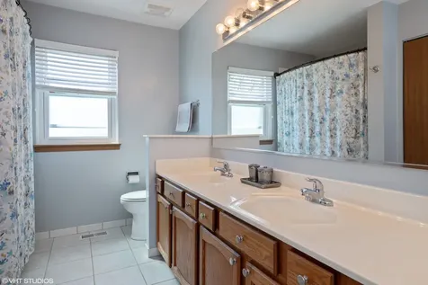 1196 Hummingbird Lane Grayslake IL 60030
