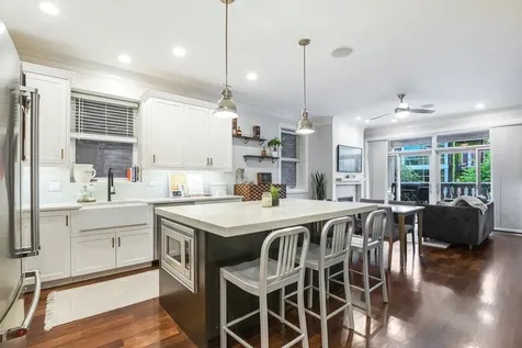 1507 West Cortez Street Chicago IL 60642