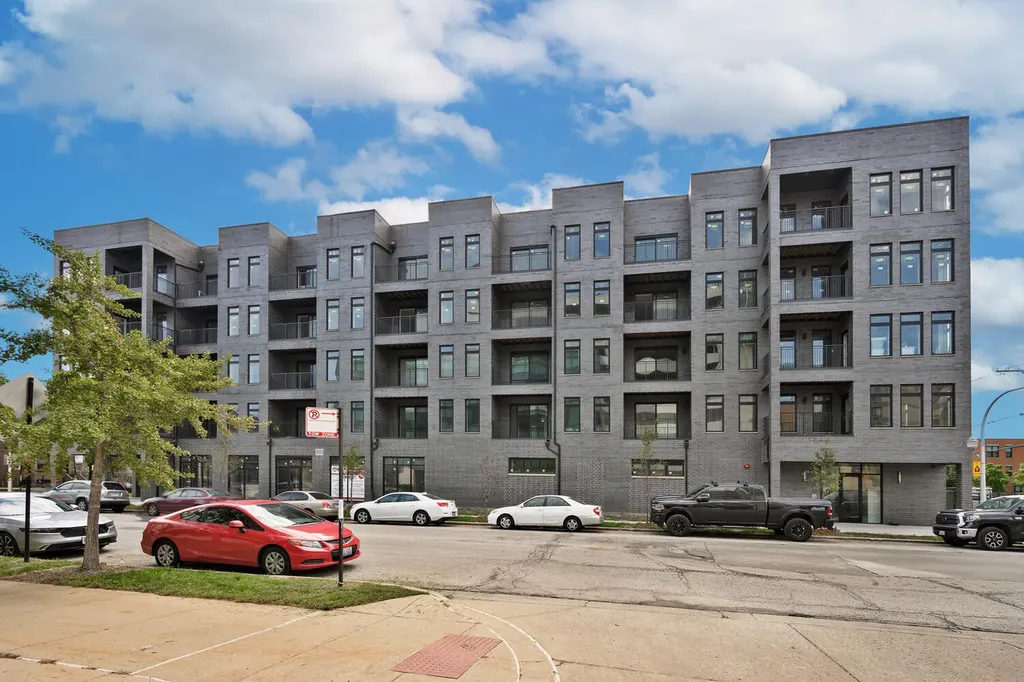 825 East 61st Street Chicago IL 60637