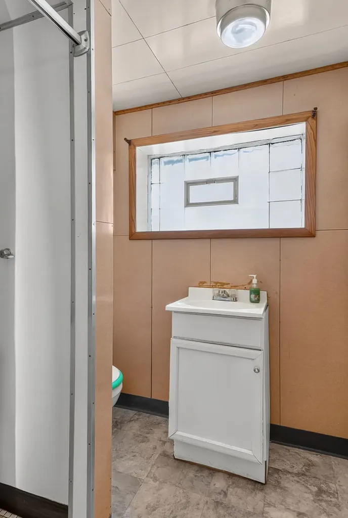 5328 South Melvina Avenue Chicago IL 60638