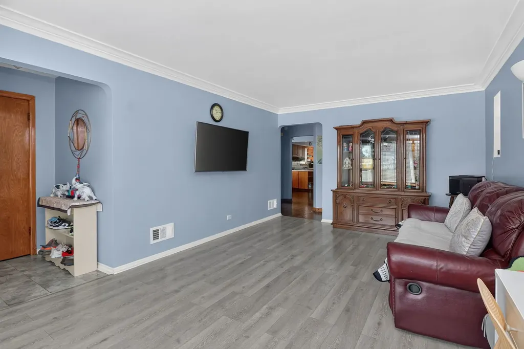 5328 South Melvina Avenue Chicago IL 60638