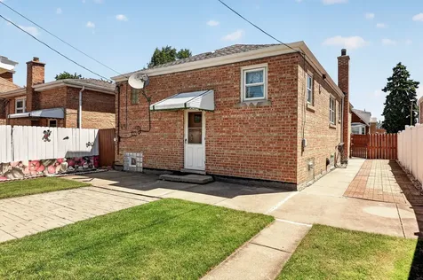 5328 South Melvina Avenue Chicago IL 60638