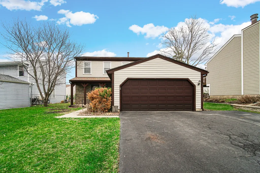 593 Iroquois Trail Carol Stream IL 60188