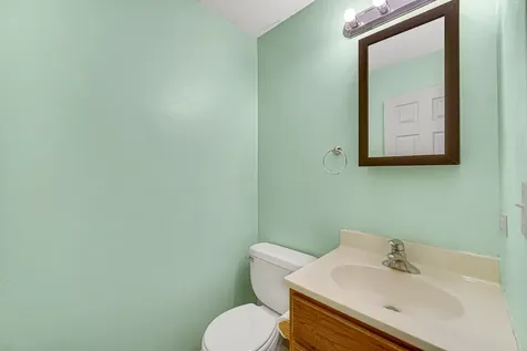 593 Iroquois Trail Carol Stream IL 60188