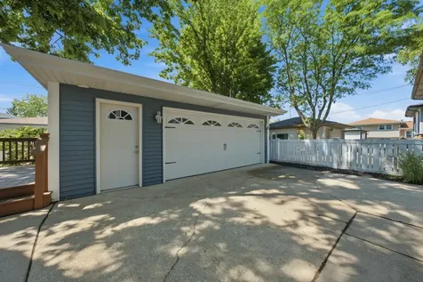 5215 138TH Place Crestwood IL 60418