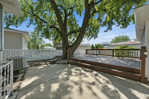5215 138TH Place Crestwood IL 60418