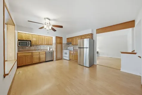 5215 138TH Place Crestwood IL 60418