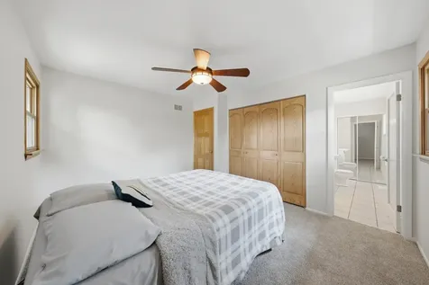 5215 138TH Place Crestwood IL 60418