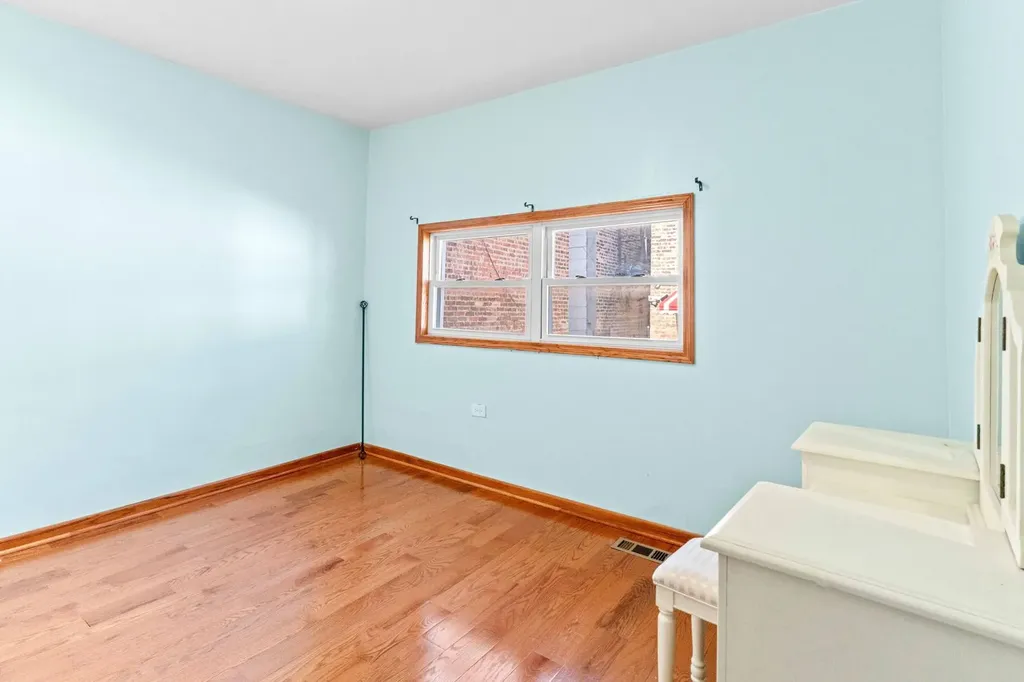 3154 South Canal Street Chicago IL 60616
