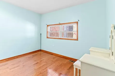 3154 South Canal Street Chicago IL 60616