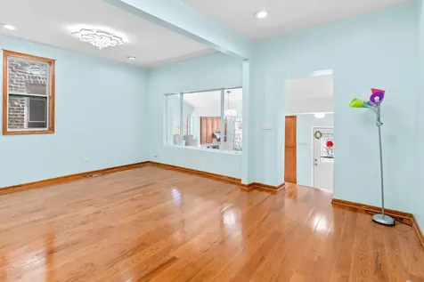 3154 South Canal Street Chicago IL 60616