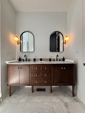 1914 North Rockwell Street Chicago IL 60647