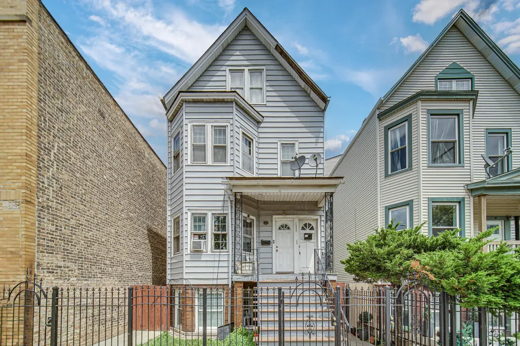 3854 West Diversey Avenue Chicago IL 60647