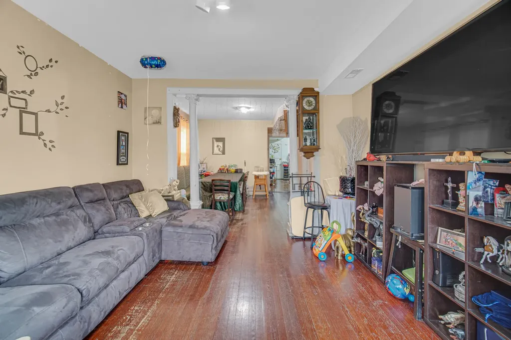 3854 West Diversey Avenue Chicago IL 60647