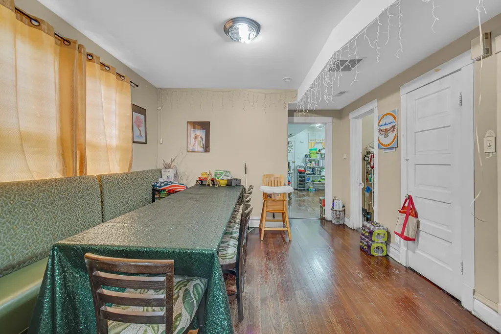 3854 West Diversey Avenue Chicago IL 60647