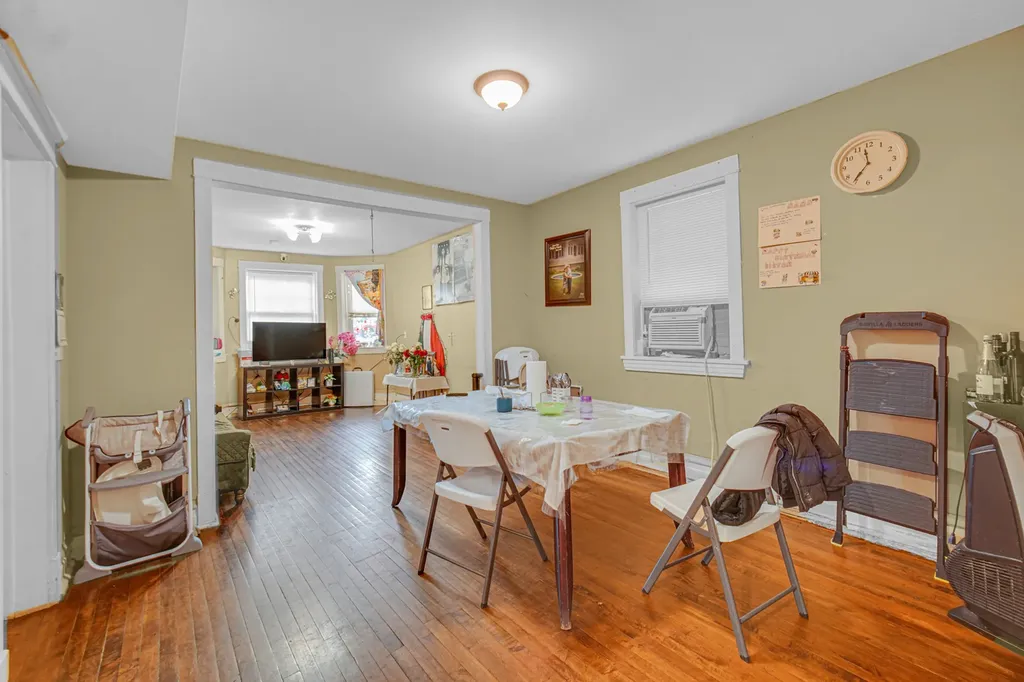 3854 West Diversey Avenue Chicago IL 60647