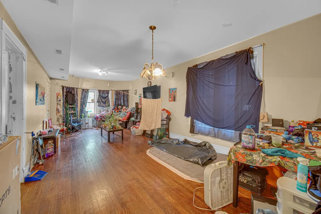 3854 West Diversey Avenue Chicago IL 60647