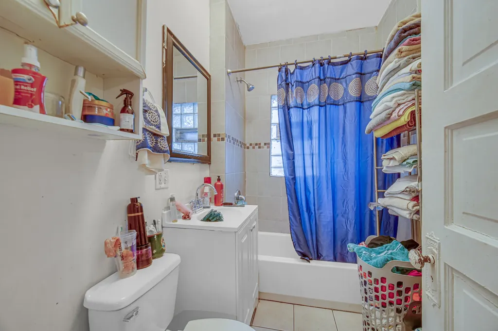 3854 West Diversey Avenue Chicago IL 60647