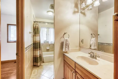 1611 Moore Avenue Streamwood IL 60107