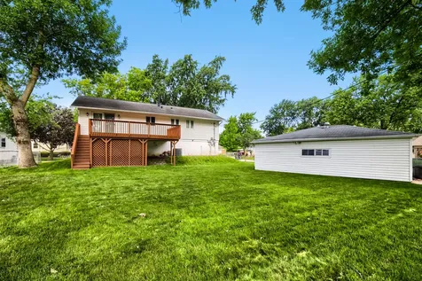1611 Moore Avenue Streamwood IL 60107