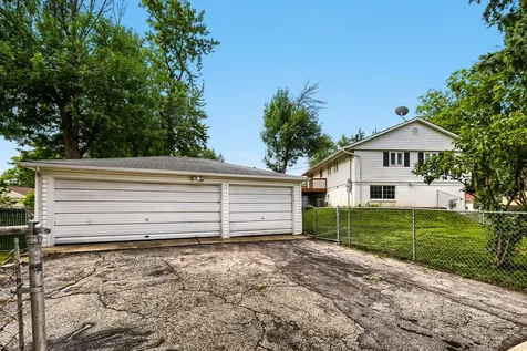 1611 Moore Avenue Streamwood IL 60107
