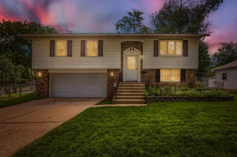 1611 Moore Avenue Streamwood IL 60107