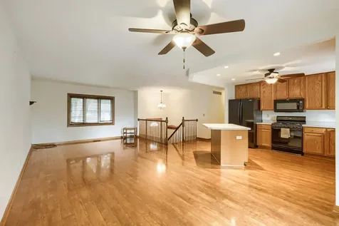 1611 Moore Avenue Streamwood IL 60107