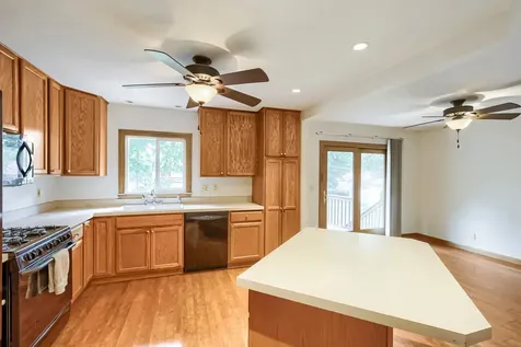 1611 Moore Avenue Streamwood IL 60107