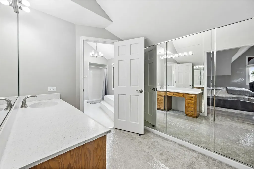 6076 Angel Lane Lisle IL 60532