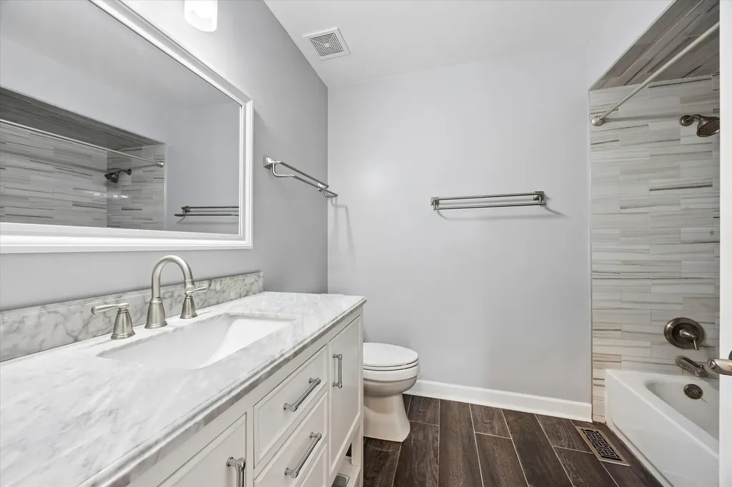 6076 Angel Lane Lisle IL 60532
