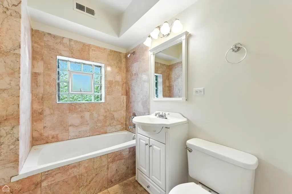 1301 East 71st Place Chicago IL 60619