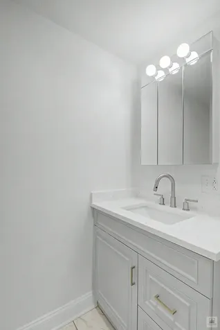 727 South Maple Avenue Oak Park IL 60304
