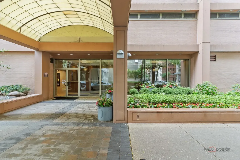 247 East Chestnut Street Chicago IL 60611