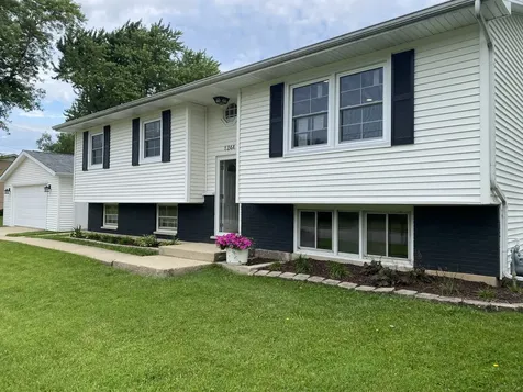 1244 Walnut Avenue Hanover Park IL 60133