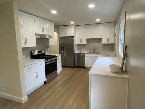 1244 Walnut Avenue Hanover Park IL 60133
