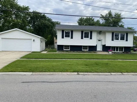 1244 Walnut Avenue Hanover Park IL 60133