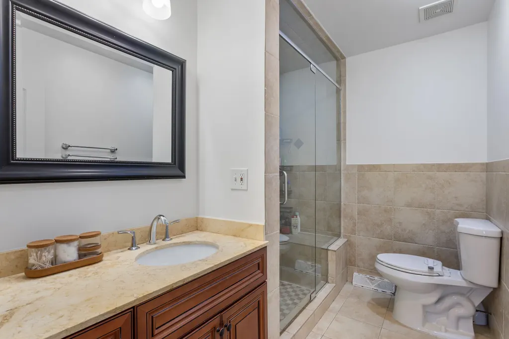 8219 West Summerdale Avenue Chicago IL 60656