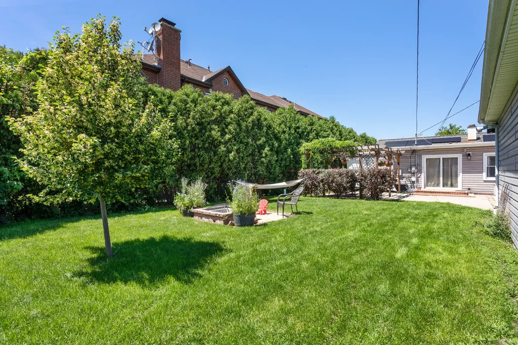 8219 West Summerdale Avenue Chicago IL 60656