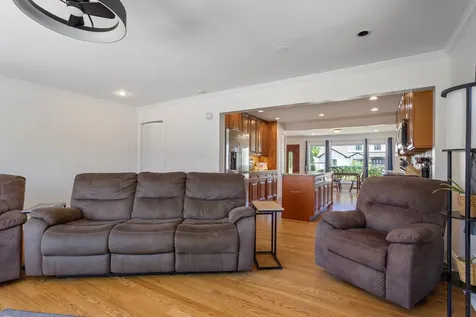 8219 West Summerdale Avenue Chicago IL 60656