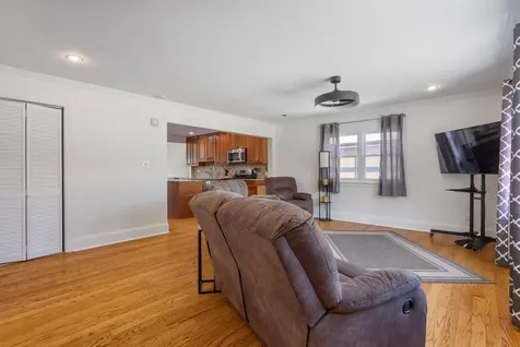 8219 West Summerdale Avenue Chicago IL 60656