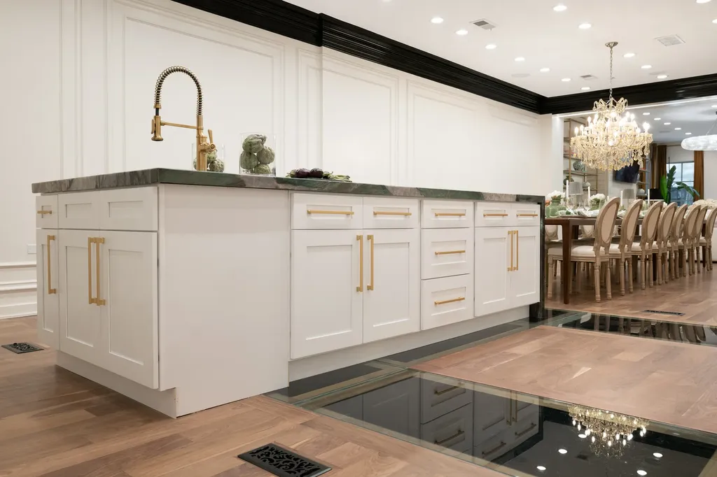 22 East Elm Street Chicago IL 60611