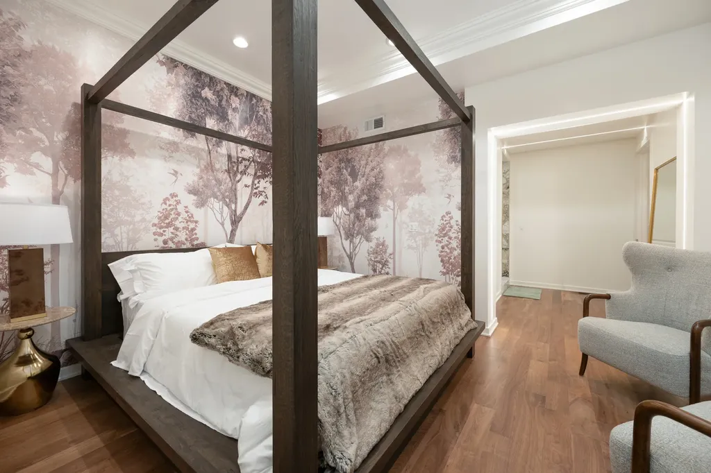22 East Elm Street Chicago IL 60611