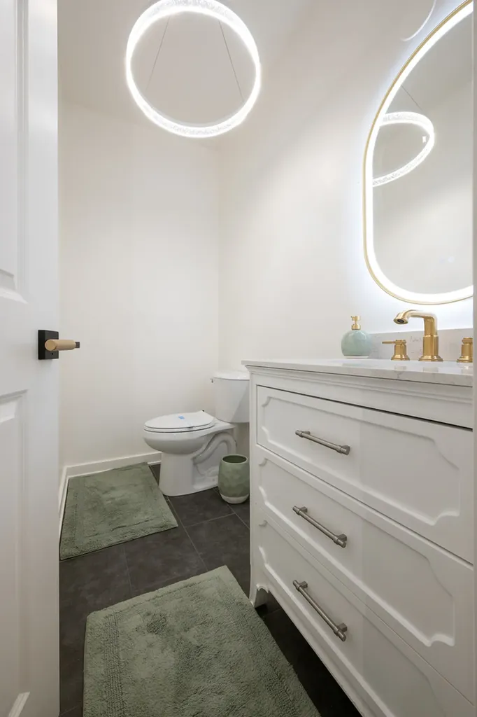 22 East Elm Street Chicago IL 60611
