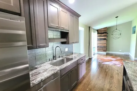 83 Wildwood Drive Barrington IL 60010