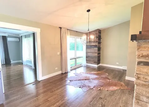 83 Wildwood Drive Barrington IL 60010